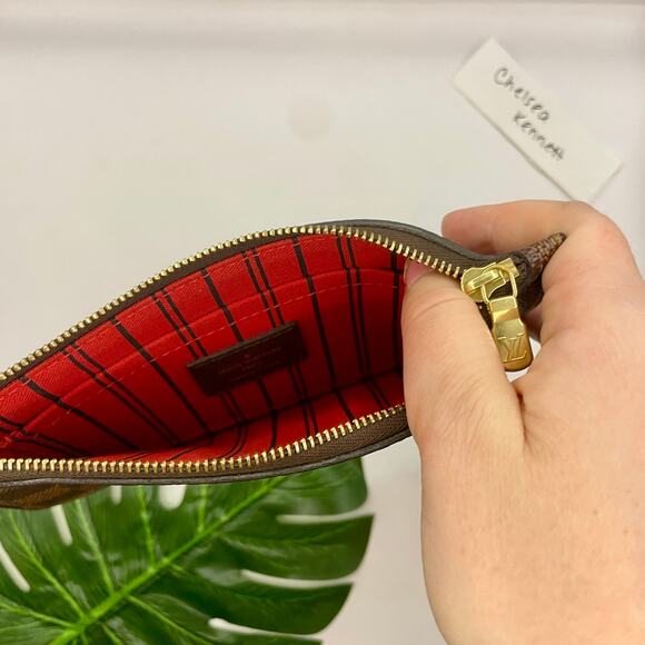 Louis Vuitton Neverfull Clutch Purse Pouch Damier Ebene Interior Everyday Travel - Picture 6 of 16